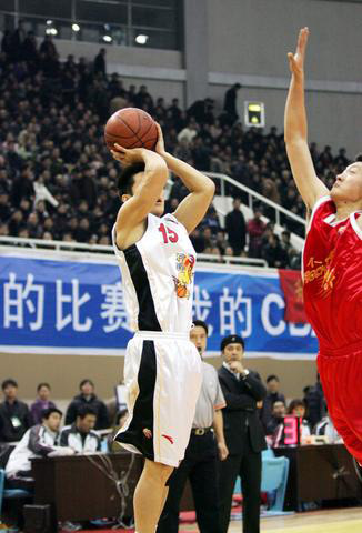 包含竞技篮球联赛：大连山猫队惜败的词条