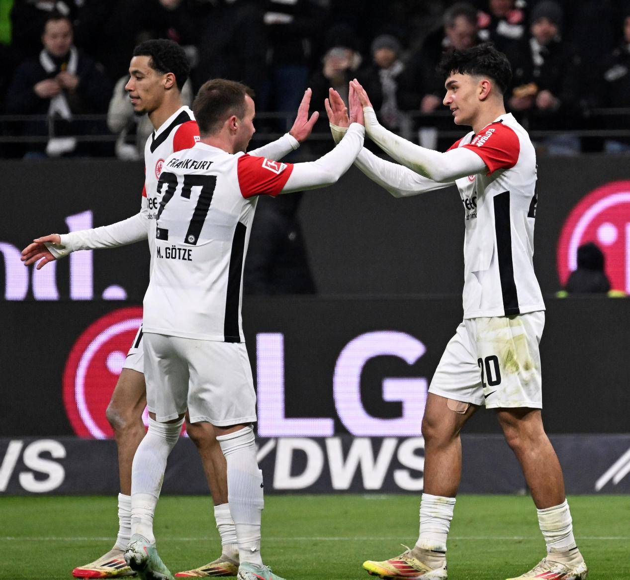 法兰克福队整体实力提升,成绩节节攀升的简单介绍 法兰克福队整体实力提升,成绩节节攀升的简单介绍