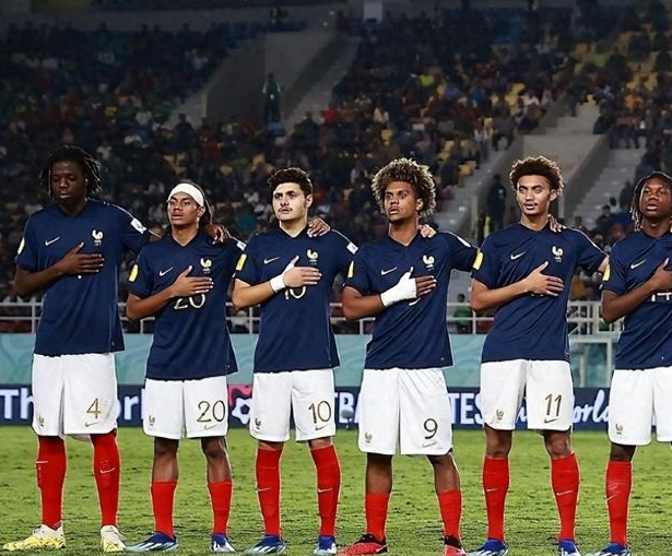 包含法国队与瑞典队展开激烈较量,争夺欧洲杯资格的词条 包含法国队与瑞典队展开激烈较量,争夺欧洲杯资格的词条