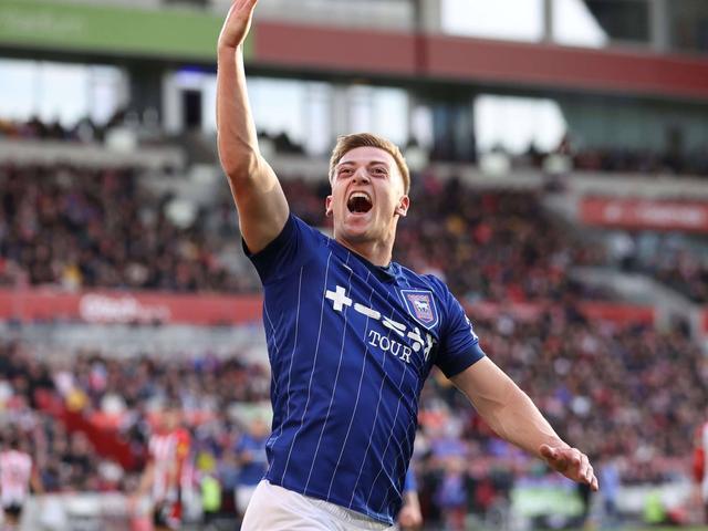 激情四射！豪门争夺联赛桂冠，胜者获誉的简单介绍